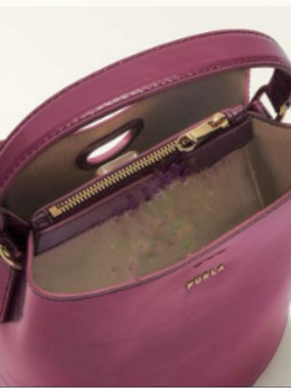 Rare Furla Lacca Patent Leather Mini Bucket Bag NWOT - Picture 7 of 13